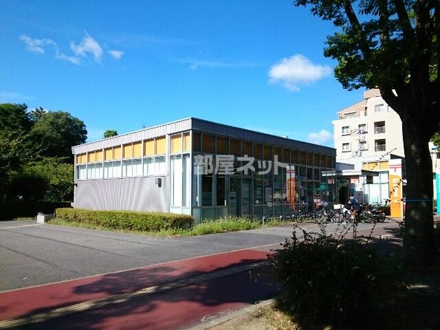 郵便局　枚方香里ケ丘郵便局（郵便局）まで1202m