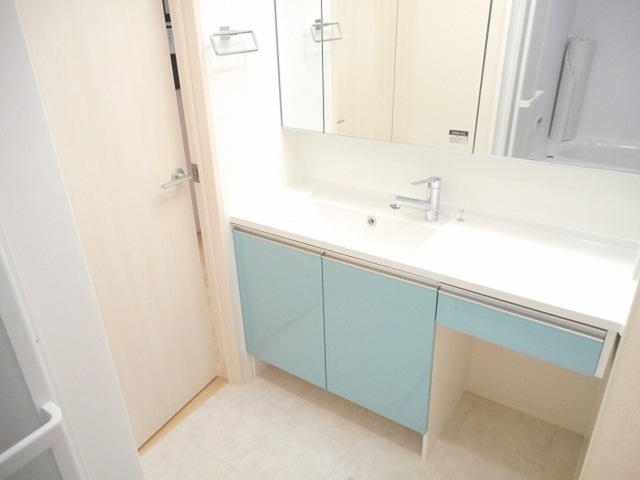 洗面設備　洗髪洗面化粧台