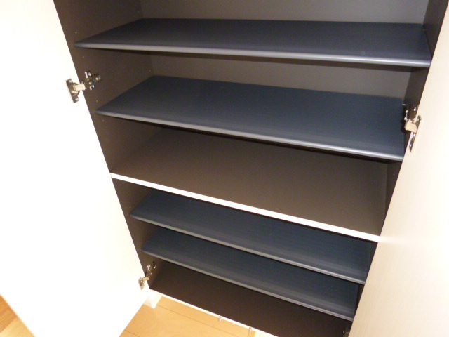 収納　シューズボックス