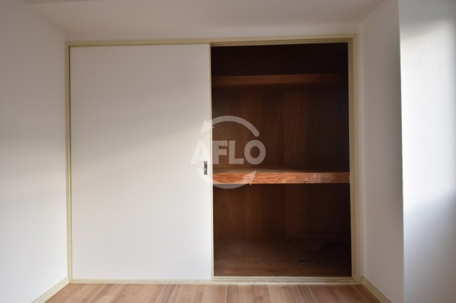 収納　シャンクレール南堀江　押入