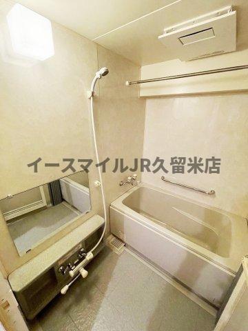 バス・シャワールーム　同マンション内の別室の内装写真となります。 ※参考イメージ