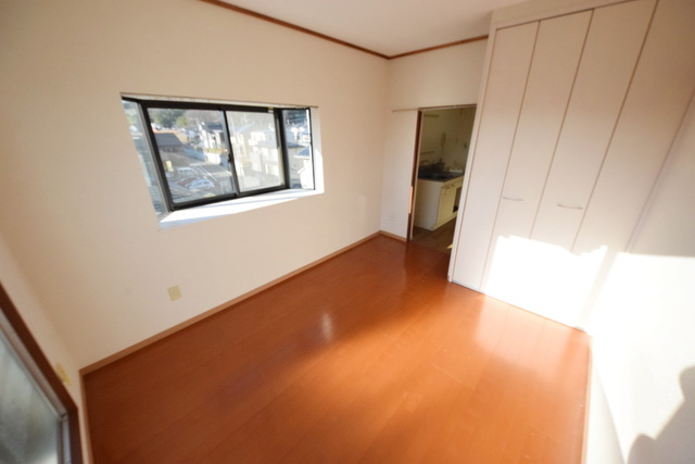 居室・リビング　★大きな窓が、お部屋を明るくしてくれます★