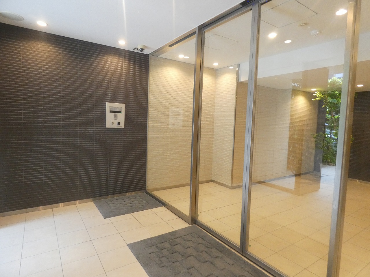 エントランス　エントランス