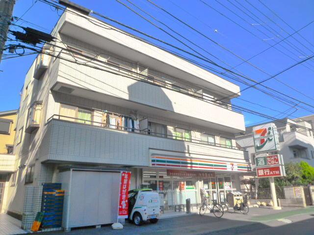 コンビニ　セブンイレブン（コンビニ）まで300m