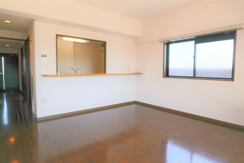 居室・リビング　※写真は別のお部屋の同タイプのものですが窓はついておりません