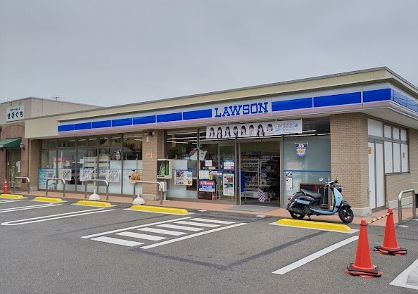 コンビニ　ローソン戸塚原宿店（コンビニ）まで305m