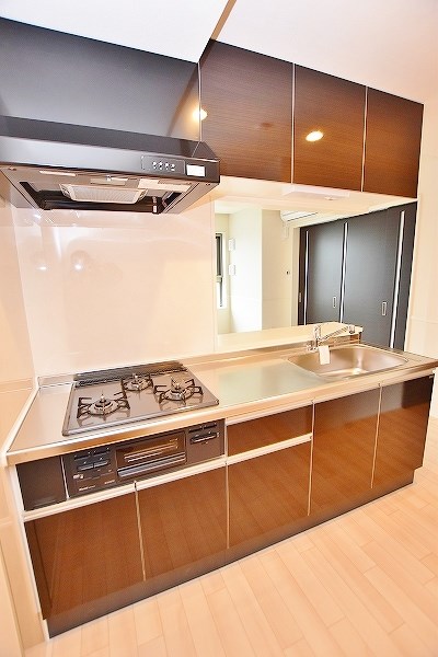キッチン　★システムキッチングリル付き/３口コンロ★
