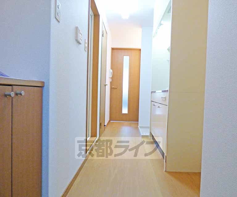 その他部屋・スペース　長い廊下です。