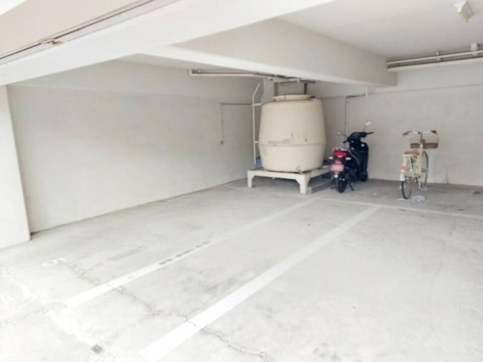 駐車場　駐車場