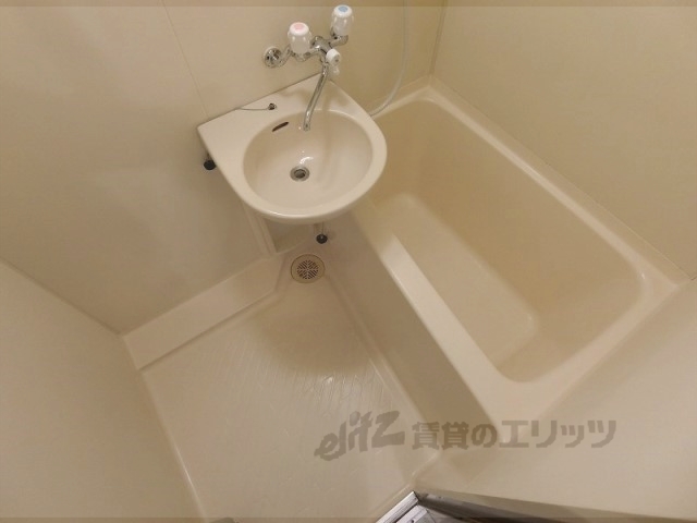 バス・シャワールーム　バス