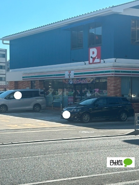 コンビニ　セブンイレブン横浜釜台町店（コンビニ）まで730m