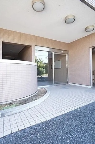 エントランス　オートロック完備