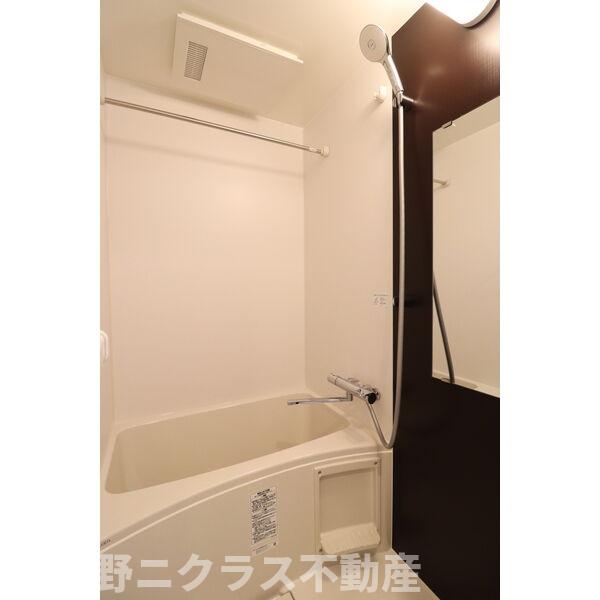 バス・シャワールーム　内装は別部屋の参考写真です。