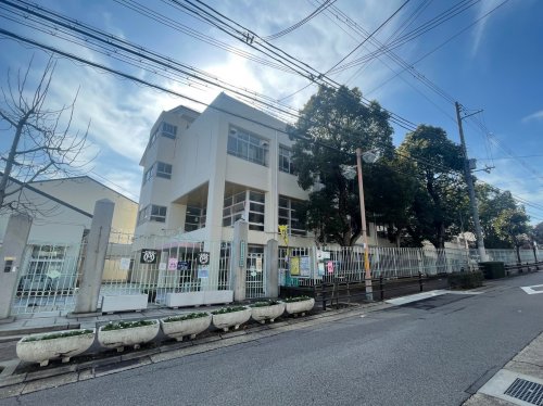 小学校　神戸市立こうべ小学校（小学校）まで1101m