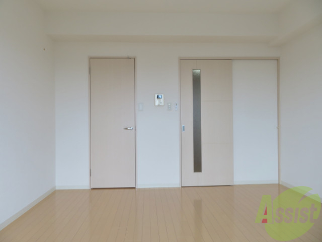 その他部屋・スペース　ベランダ側から洋室を撮影しました。家具をどう置こうかな～。