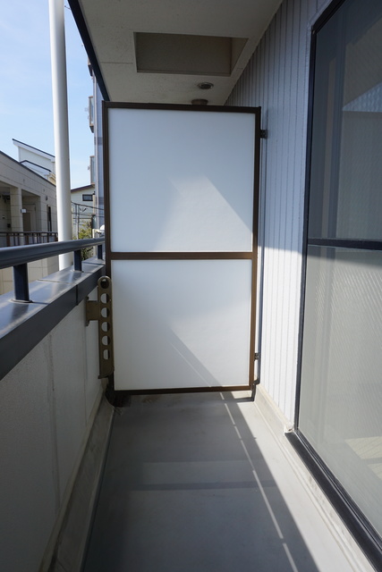 バルコニー　バルコニー付！お天気のいい日は洗濯物も気持ちよく干せますね！