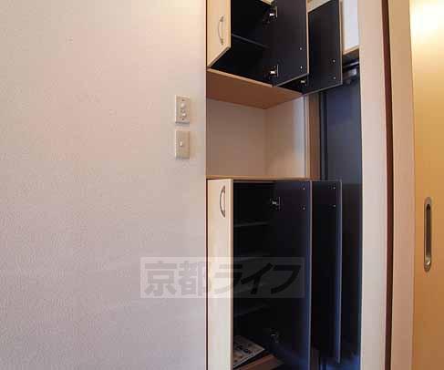 その他部屋・スペース　大きなシューズボックスです。