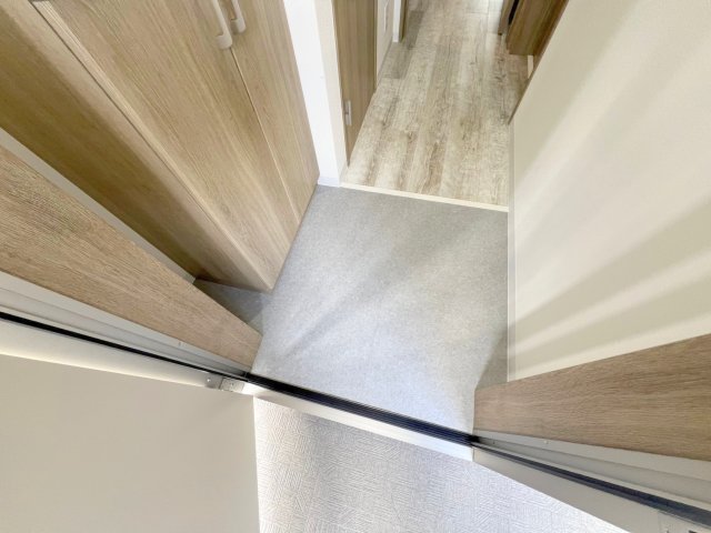 玄関　玄関が大きいと、とても解放感があります。