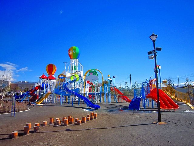 公園　市民交流ひろば（公園）まで800m