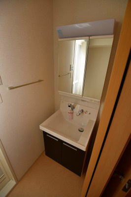 洗面設備　シャワー付洗面台