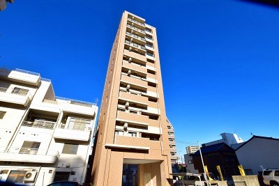 建物外観　オートロック＆防犯カメラ付でセキュリティ面が気になるという方