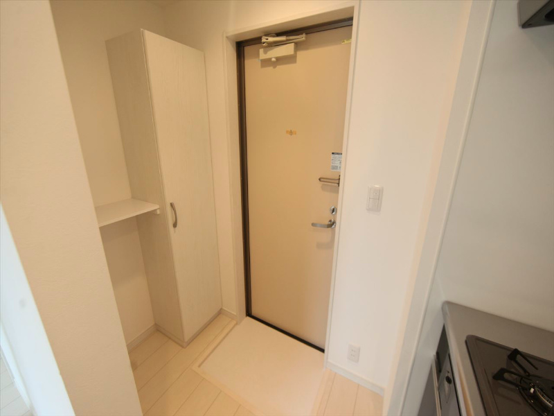 玄関　玄関　シューズボックス付（収納充実してます）