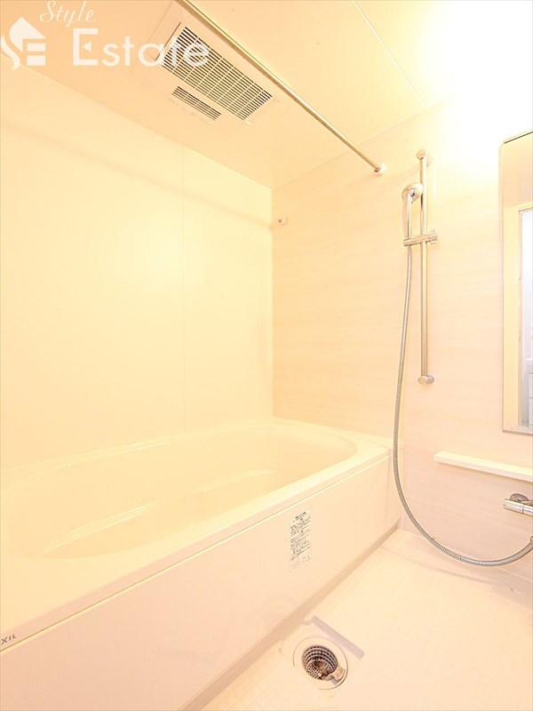 バス・シャワールーム　バスルーム