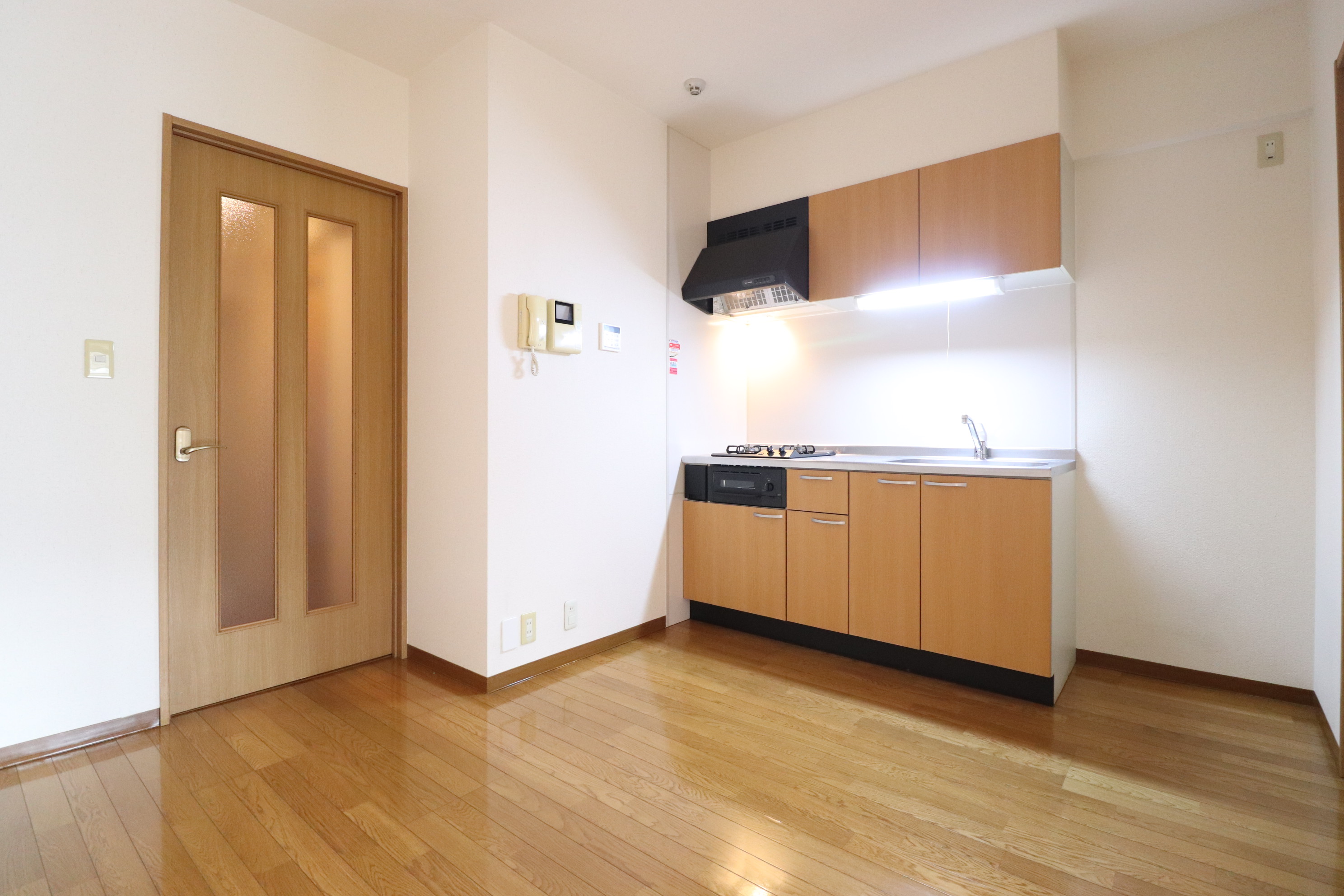 居室・リビング　6.1帖の快適なダイニングキッチン♪