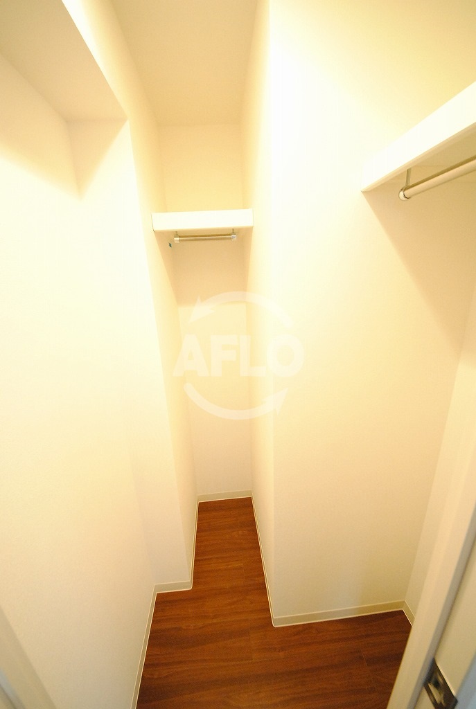 収納　エスリード阿波座レジデンス　ウォークインクローゼット