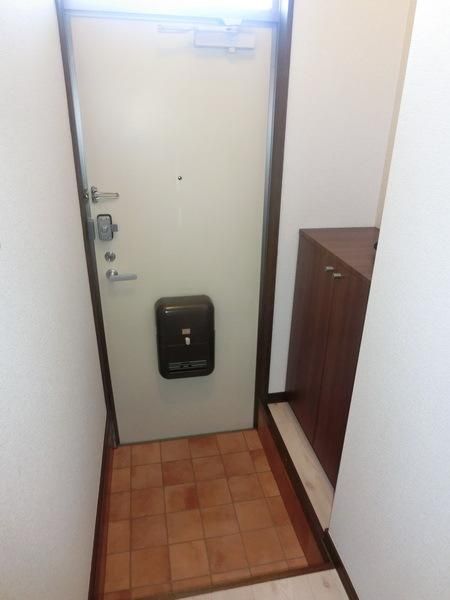 玄関　下駄箱付き玄関