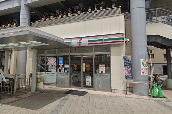 コンビニ　セブン-イレブン 京急ＳＴ蒲田東口駅前広場店（コンビニ）まで190m