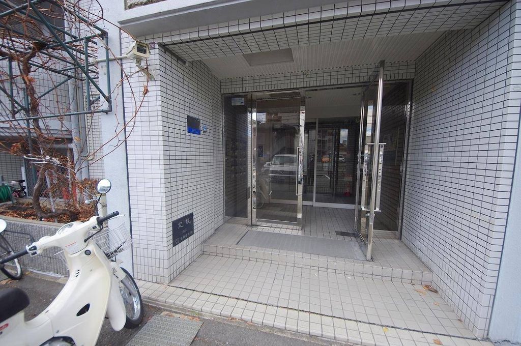 エントランス　エントランス