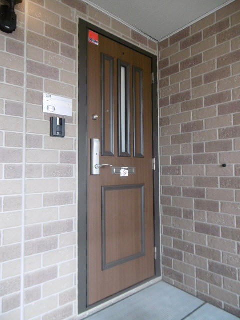 エントランス　参考（写真は201号室）