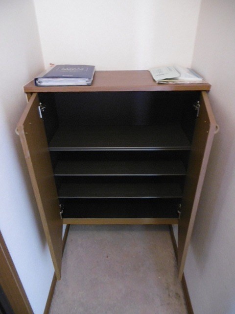 玄関　参考（写真は201号室）