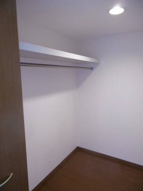 収納　参考（写真は201号室）
