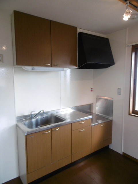 キッチン　参考（写真は201号室）