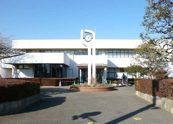 図書館　東久留米市立中央図書館（図書館）まで650m