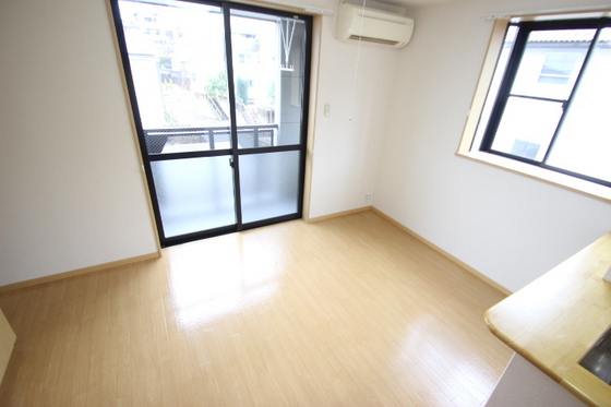 居室・リビング　※別部屋の写真です