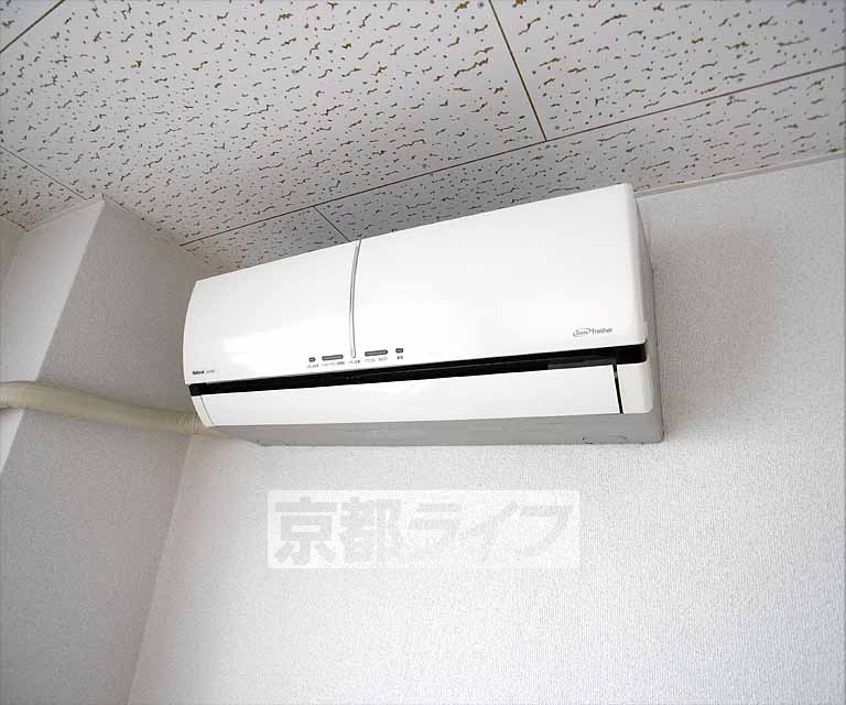 その他設備　エアコンつき。