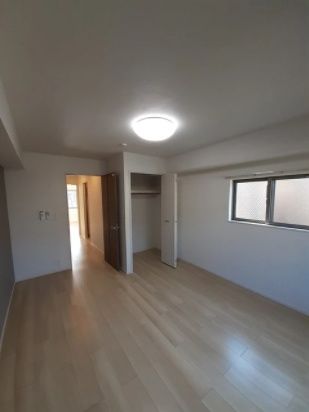 居室・リビング　☆明るい居間☆