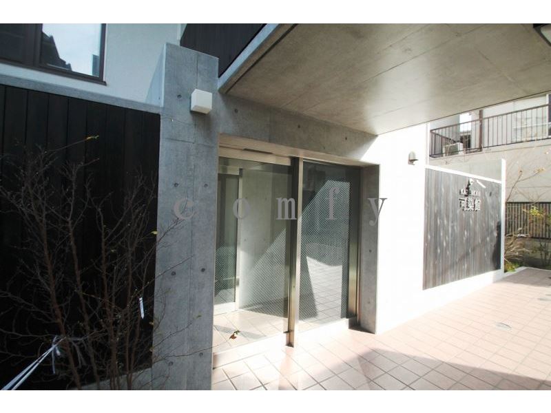 エントランス　正面入り口