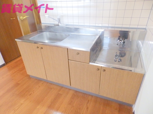 キッチン　同物件別室の画像です