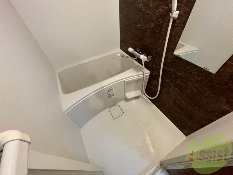 バス・シャワールーム　お風呂になります。一日の疲れを癒してくださいね。