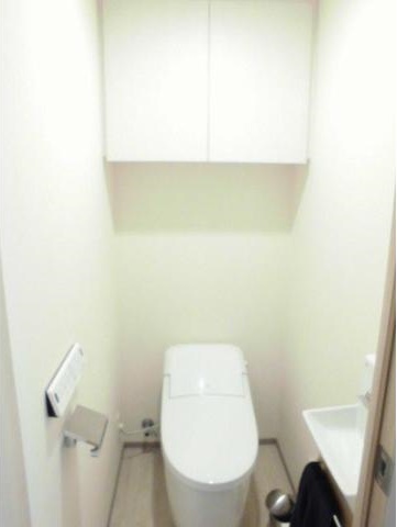 トイレ　嬉しい温水洗浄便座♪