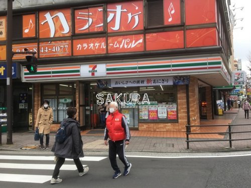 コンビニ　セブン-イレブン 横浜上大岡西２丁目店（コンビニ）まで325m