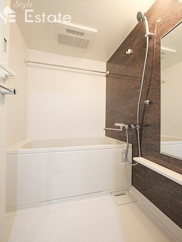 バス・シャワールーム　バスルーム