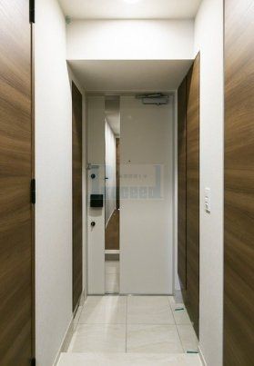 玄関　広々とした玄関部分