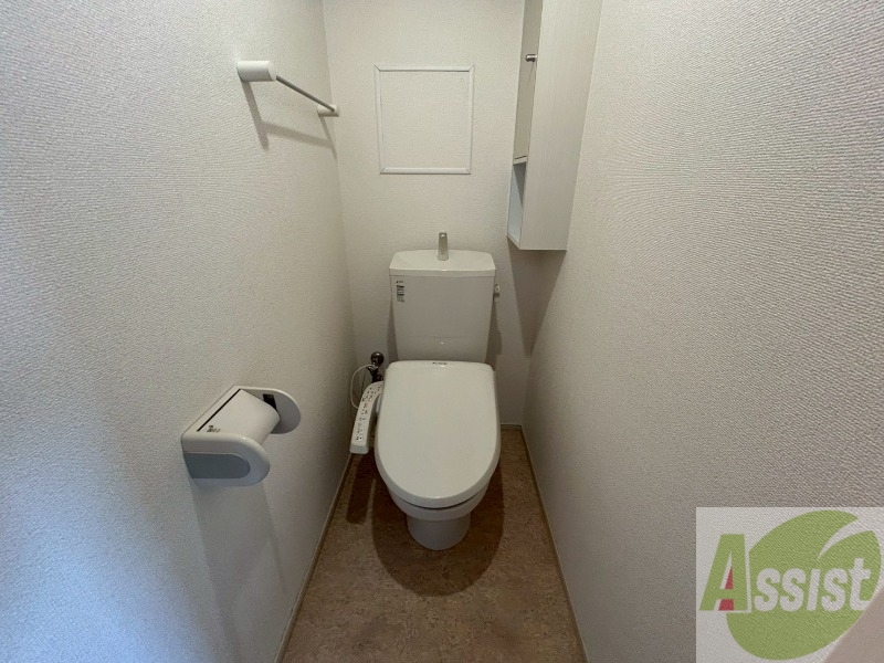 トイレ　こちらはトイレです。清潔感があり、安心して使用できます。