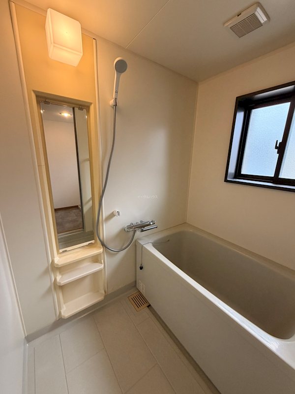 バス・シャワールーム　退去前の為別部屋写真使用