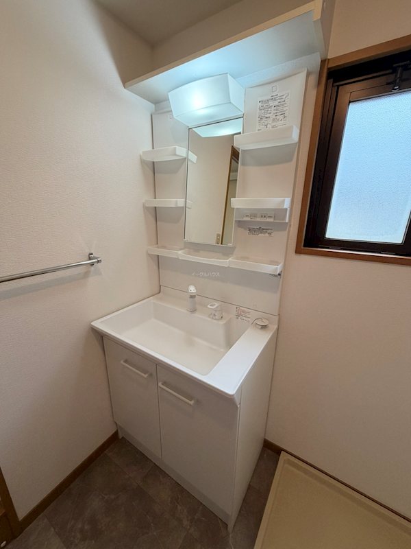 洗面設備　退去前の為別部屋写真使用